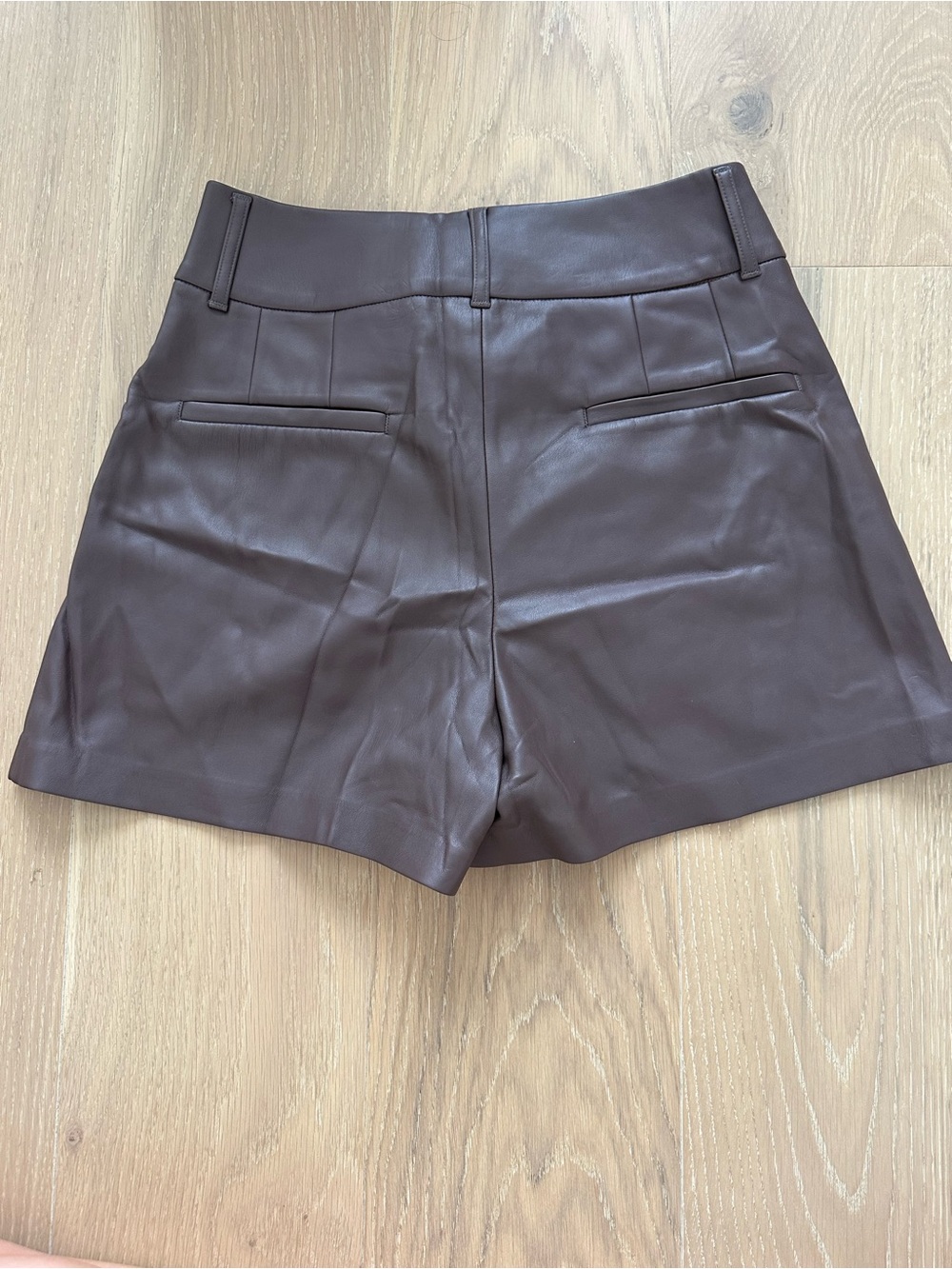 Express Brown Editor High Waisted Faux Leather Shorts Size 6 - Picture 10 of 12